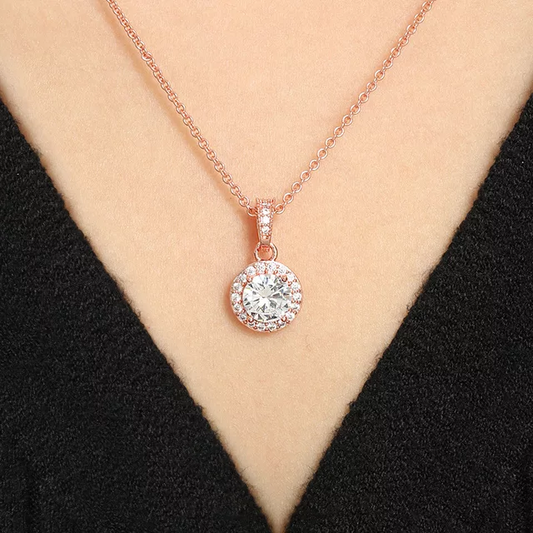 Elegant Rosegold Solitaire Pendant Chain