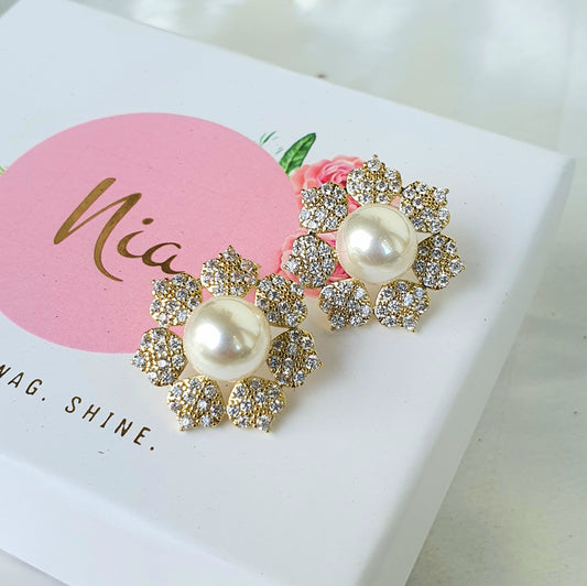 Exquisite Floral Pearl Earring