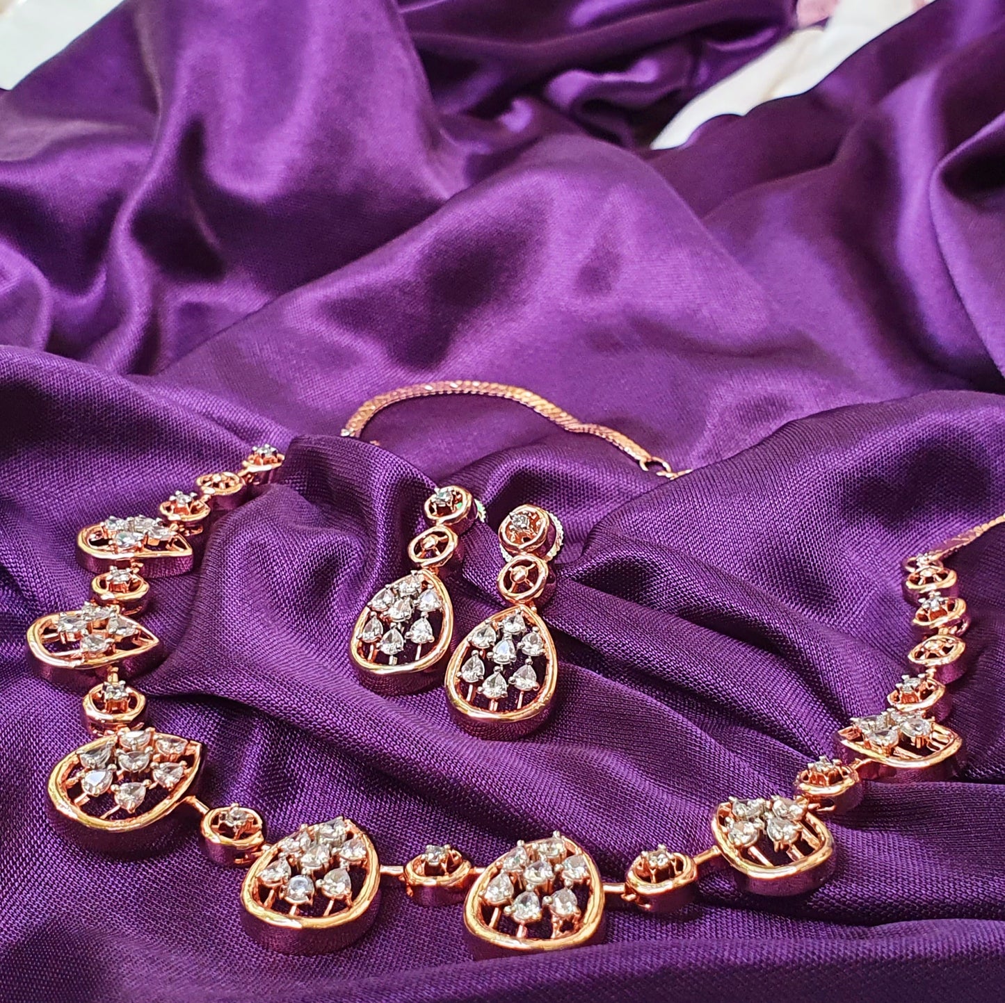 Pretty Rosegold Necklace Set