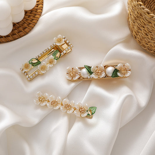 Elegant Pearl Clip Set