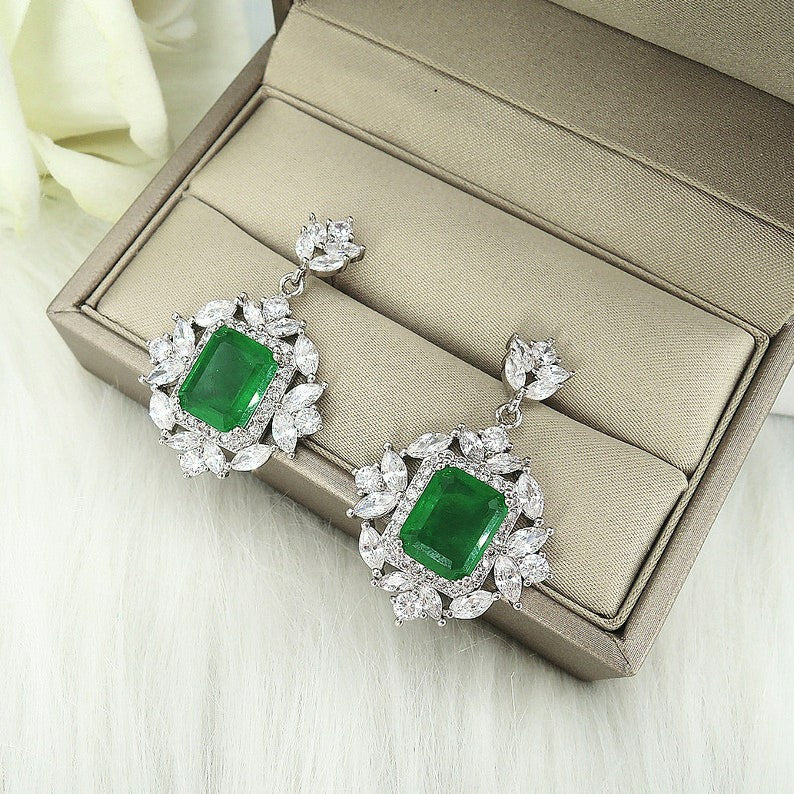 Classic Emerald Pendant Earring Set