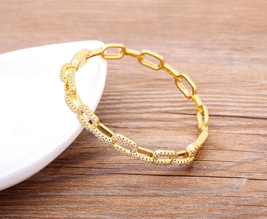 Stylish Gold Interlink Bracelet